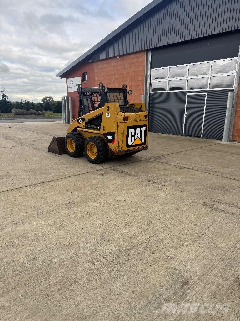 CAT 216 B 3 Mini Pale Gommate