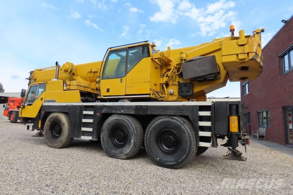 Liebherr LTM 1055-1 Gru per tutti i terreni