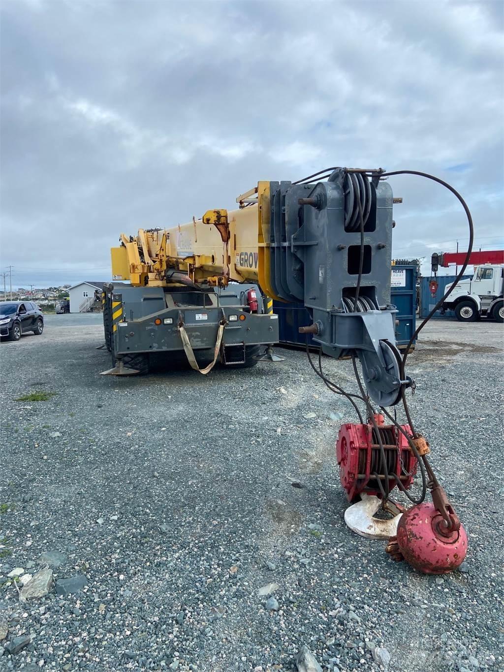Grove RT880E Gru per terreni difficili