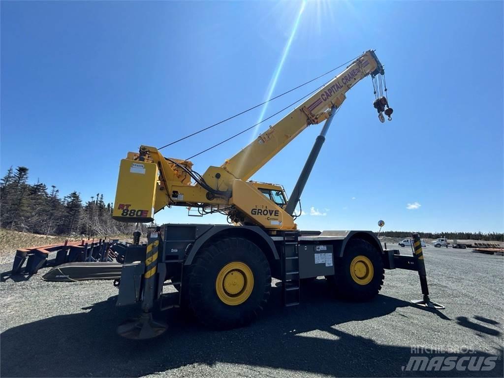 Grove RT880E Gru per terreni difficili