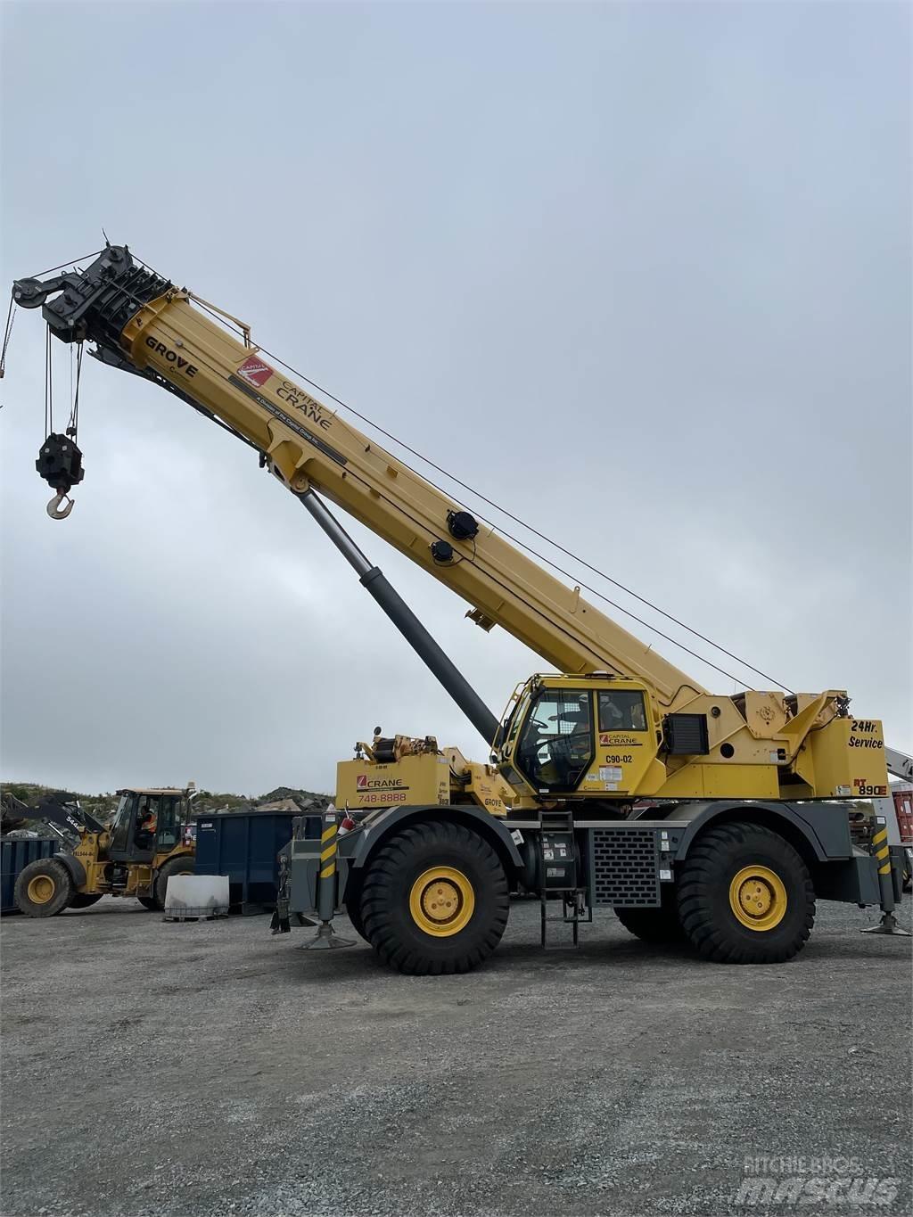 Grove RT890E Gru per terreni difficili