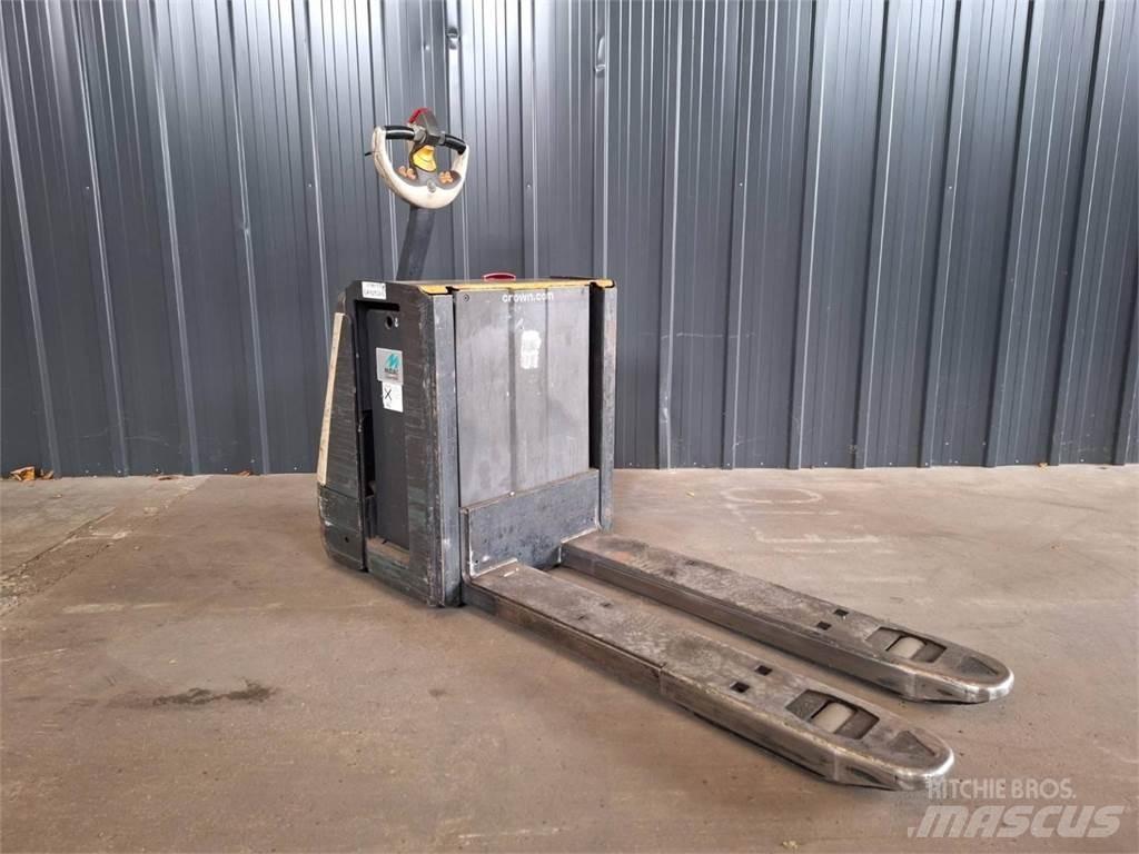 Crown WP3080 Transpallet uomo a terra