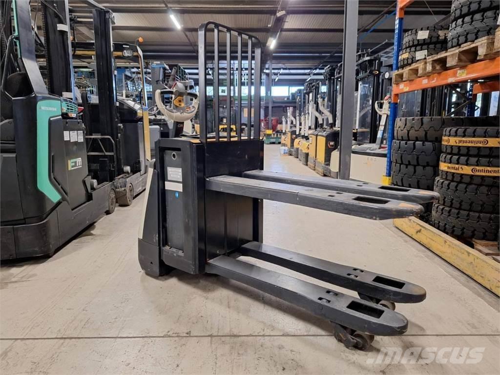Crown WP3080 Transpallet uomo a terra