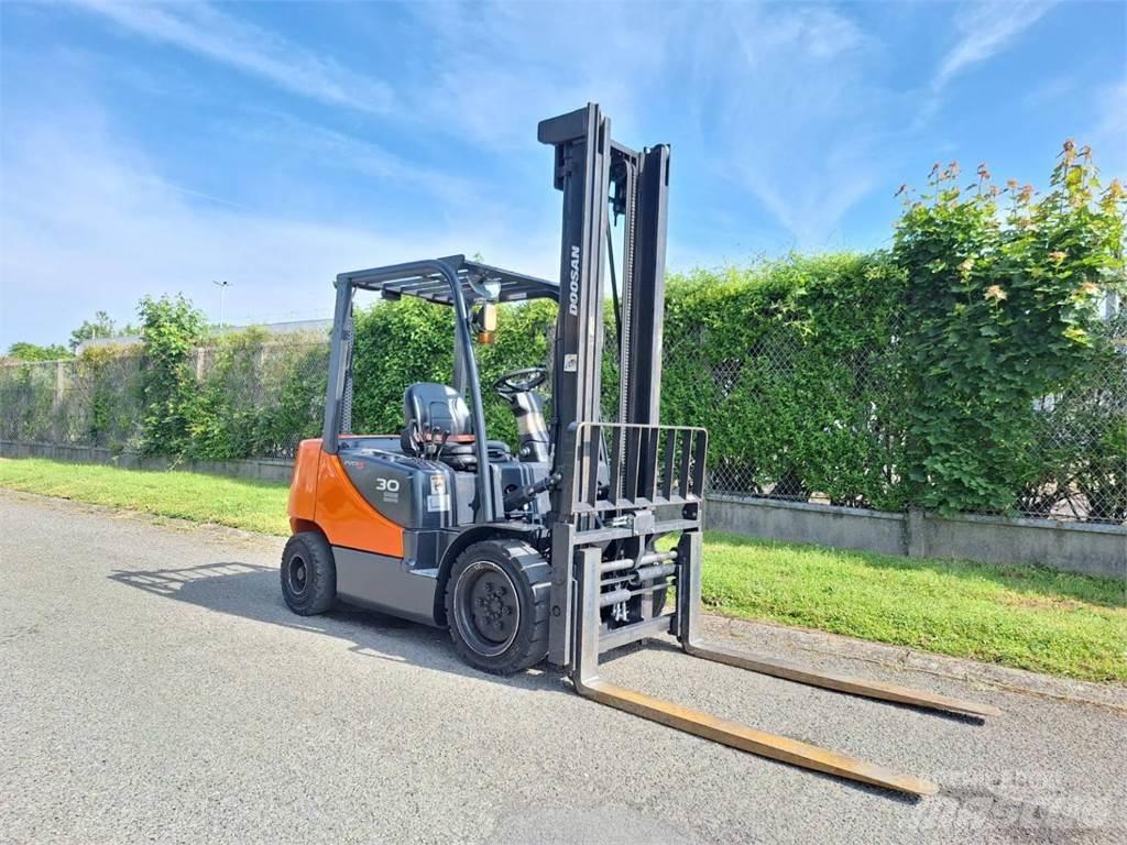 Doosan D30S 5 Carrelli elevatori-Altro