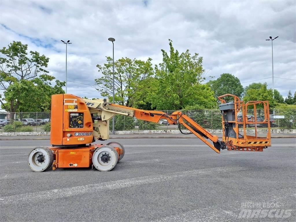 JLG E300AJP Piattaforme cingolate, Piattaforme a ragno e Montacarichi