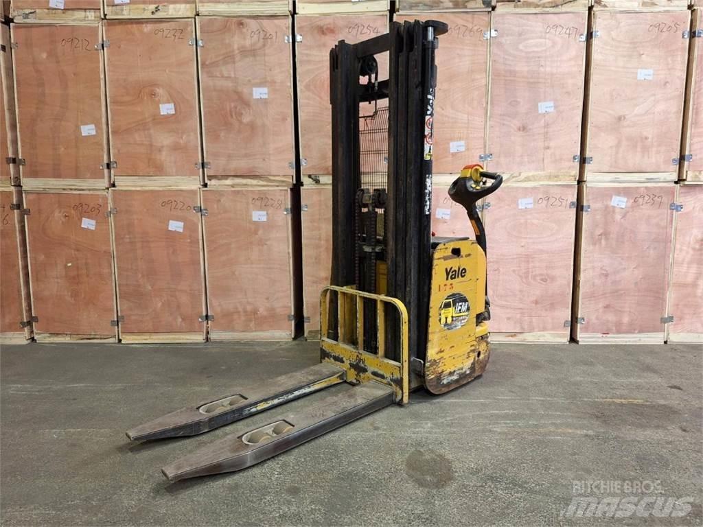 Yale MS14 Transpallet uomo a terra