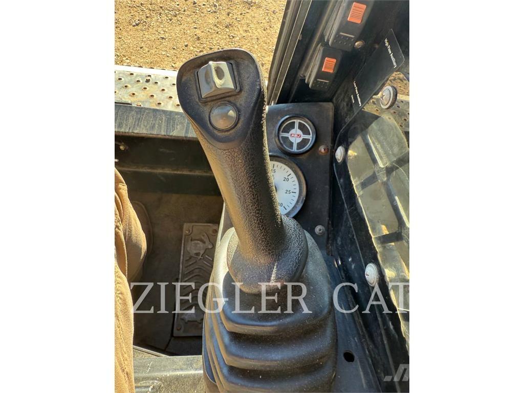 ASV PT80 Pale cingolate