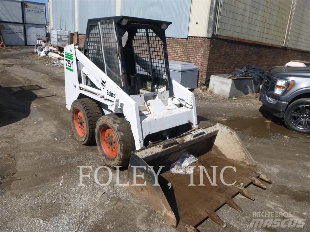 Bobcat 743B Mini Pale Gommate