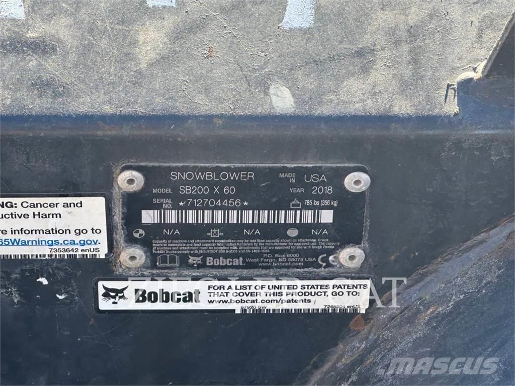 Bobcat SB200 Mini Pale Gommate