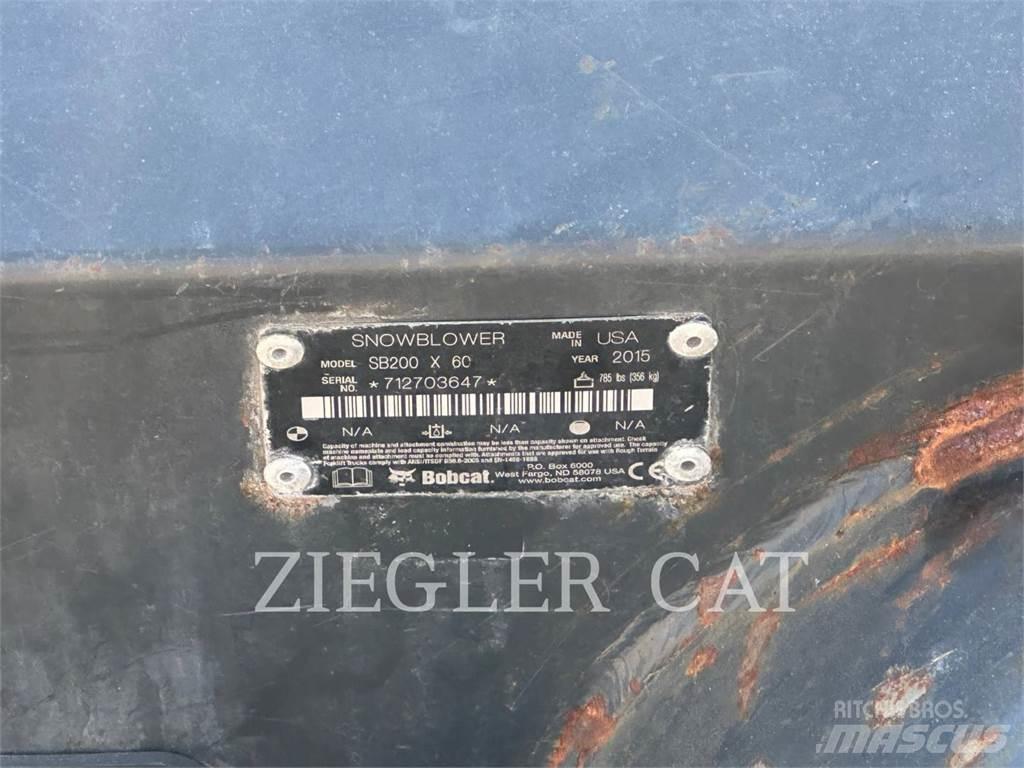 Bobcat SB200 Mini Pale Gommate