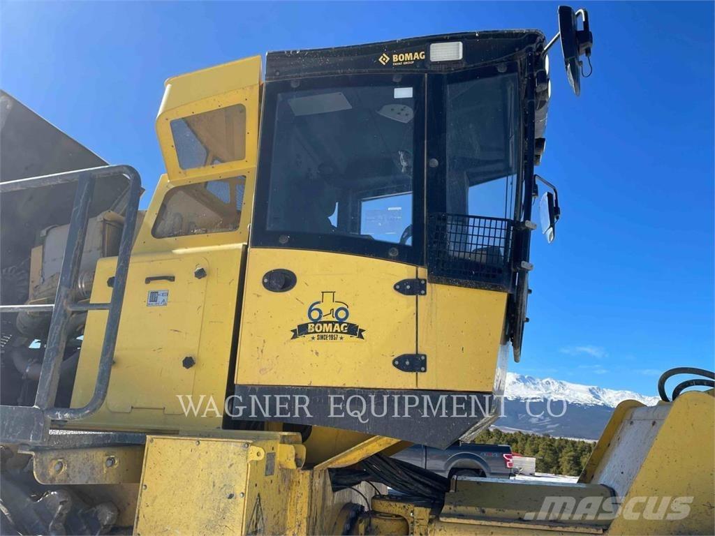 Bomag BC573RB-4 Compattatori da suolo