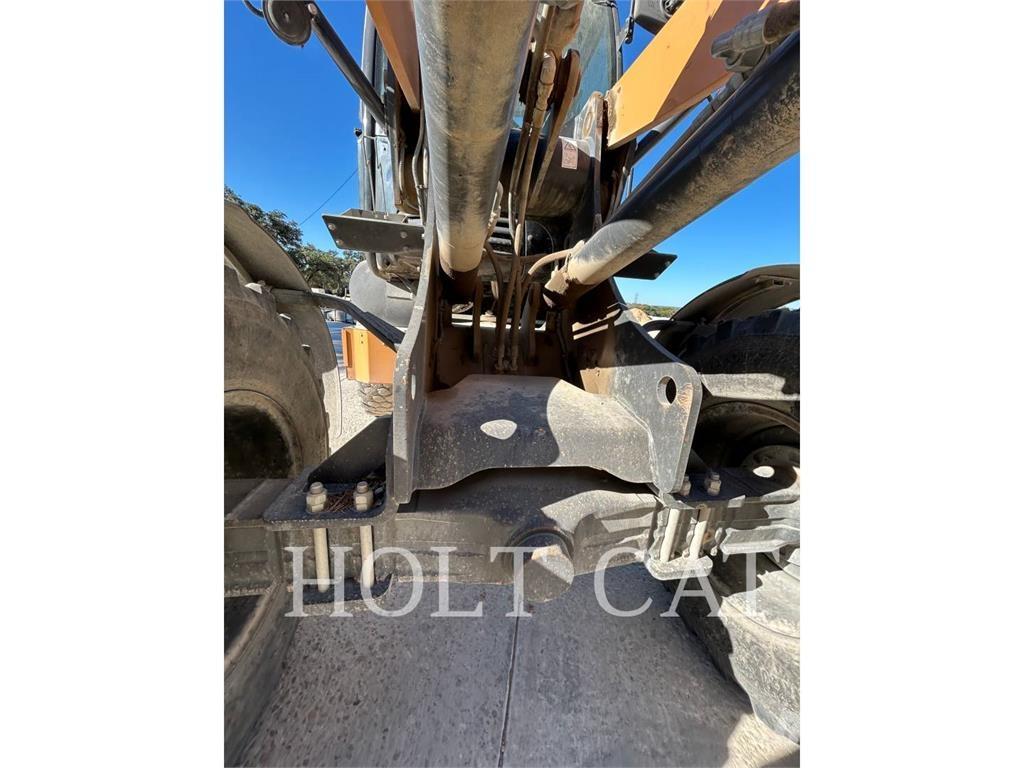 CASE 321F Pale gommate