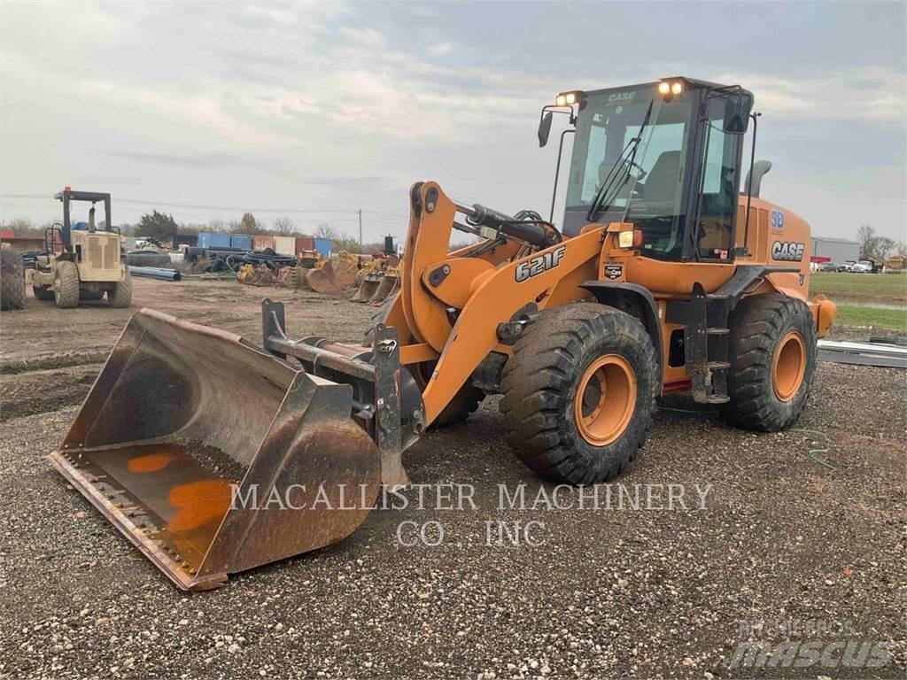 CASE 621F Pale gommate