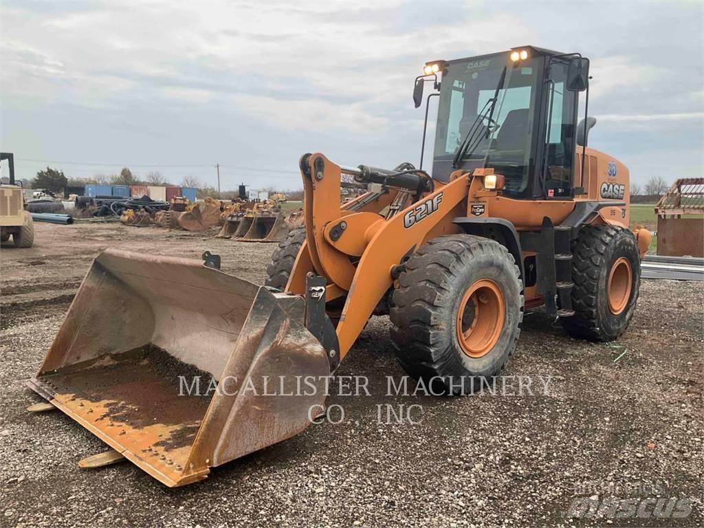 CASE 621F Pale gommate
