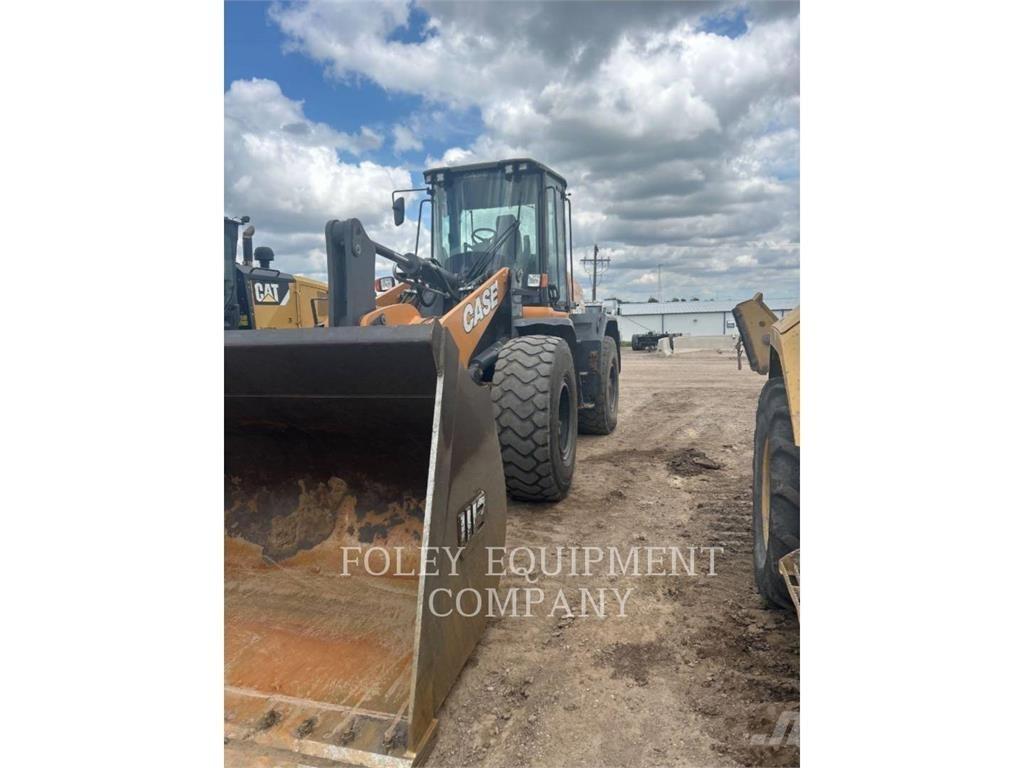 CASE 721GXR Pale gommate