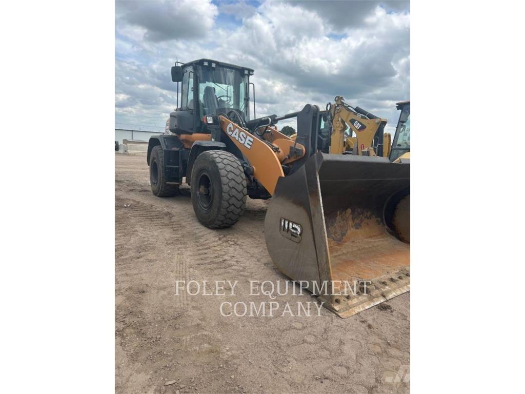 CASE 721GXR Pale gommate