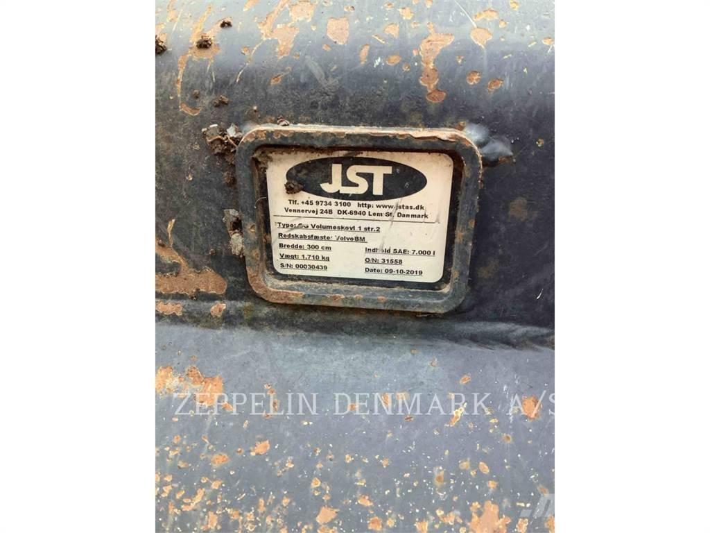 CASE 921G Pale gommate