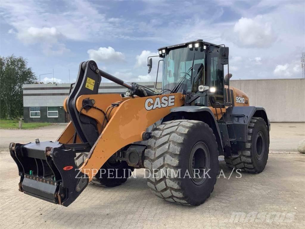 CASE 921GXR Pale gommate