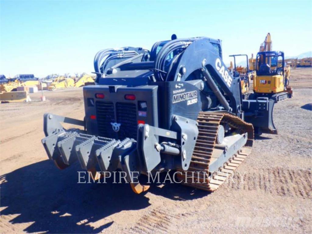 CASE DL550 Mini Pale Gommate