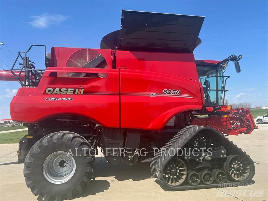 Case IH 8250 Mietitrebbiatrici