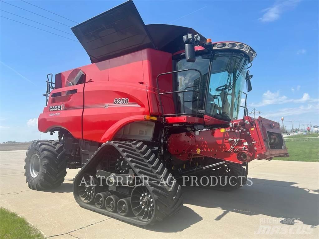 Case IH 8250 Mietitrebbiatrici