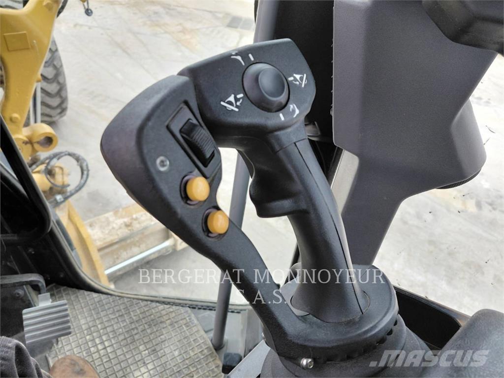 CAT 120 Motorgraders