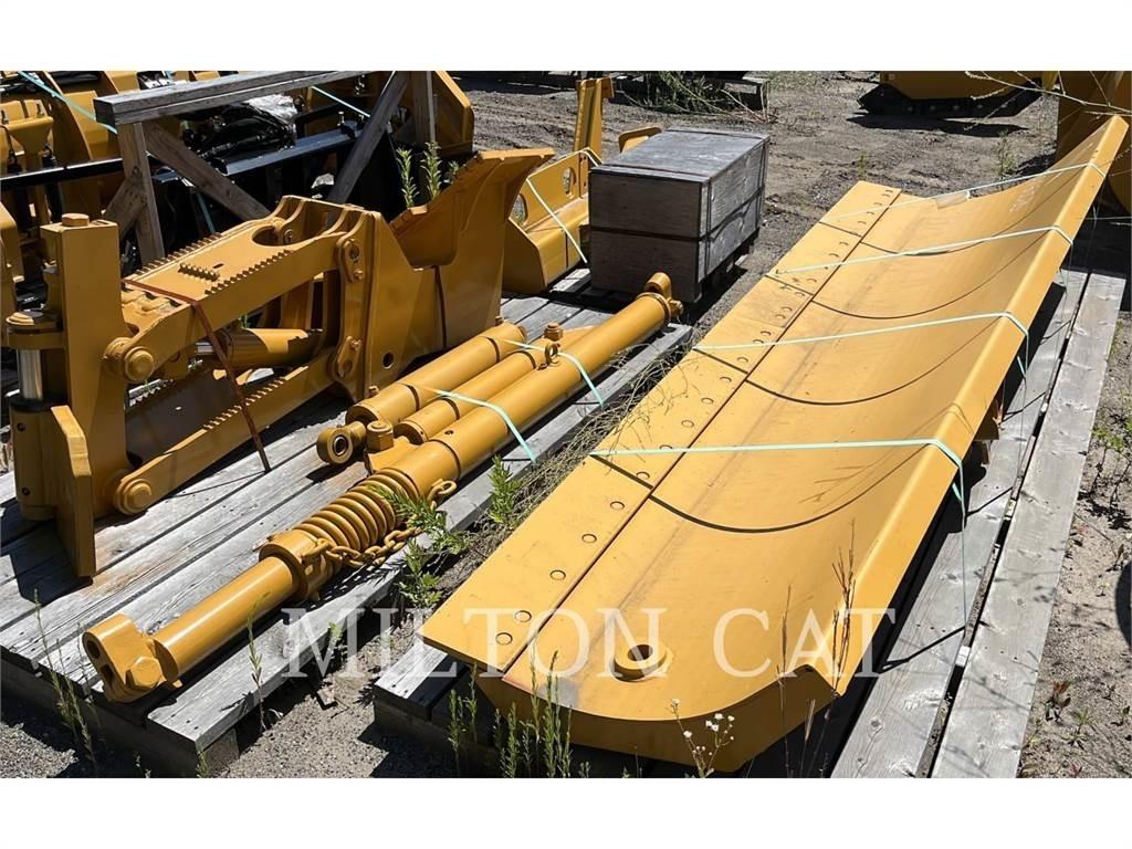 CAT 140 MASTLESS WING Spazzaneve