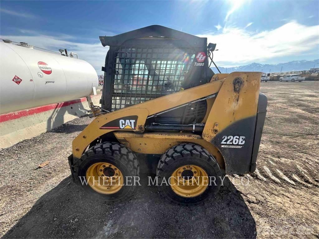 CAT 226B MA11 Mini Pale Gommate