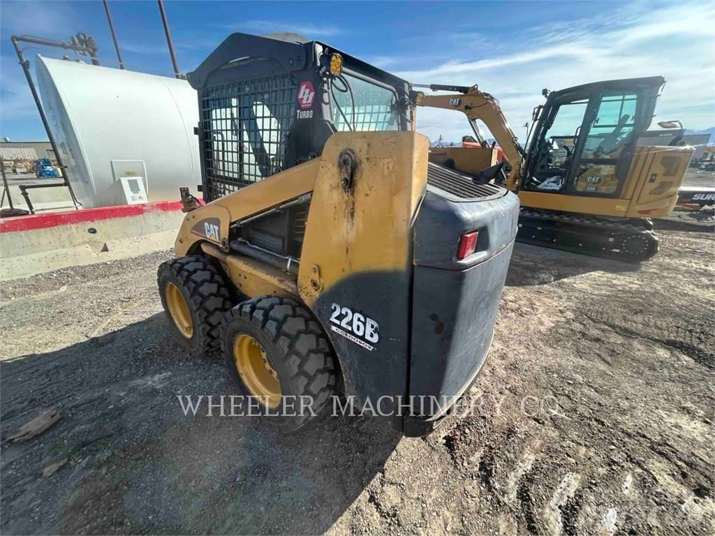 CAT 226B MA11 Mini Pale Gommate