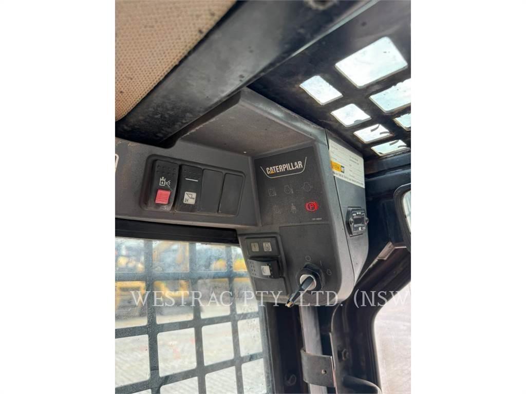CAT 226B3 Mini Pale Gommate
