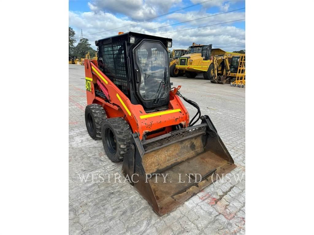 CAT 226B3 Mini Pale Gommate