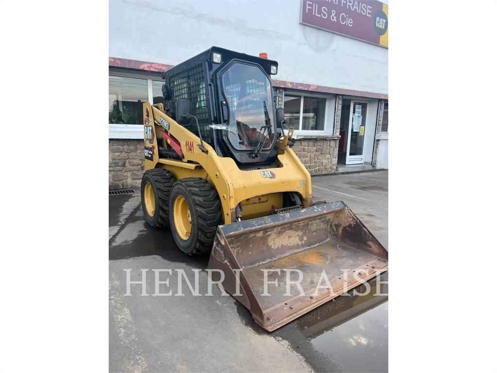 CAT 226B3 Mini Pale Gommate