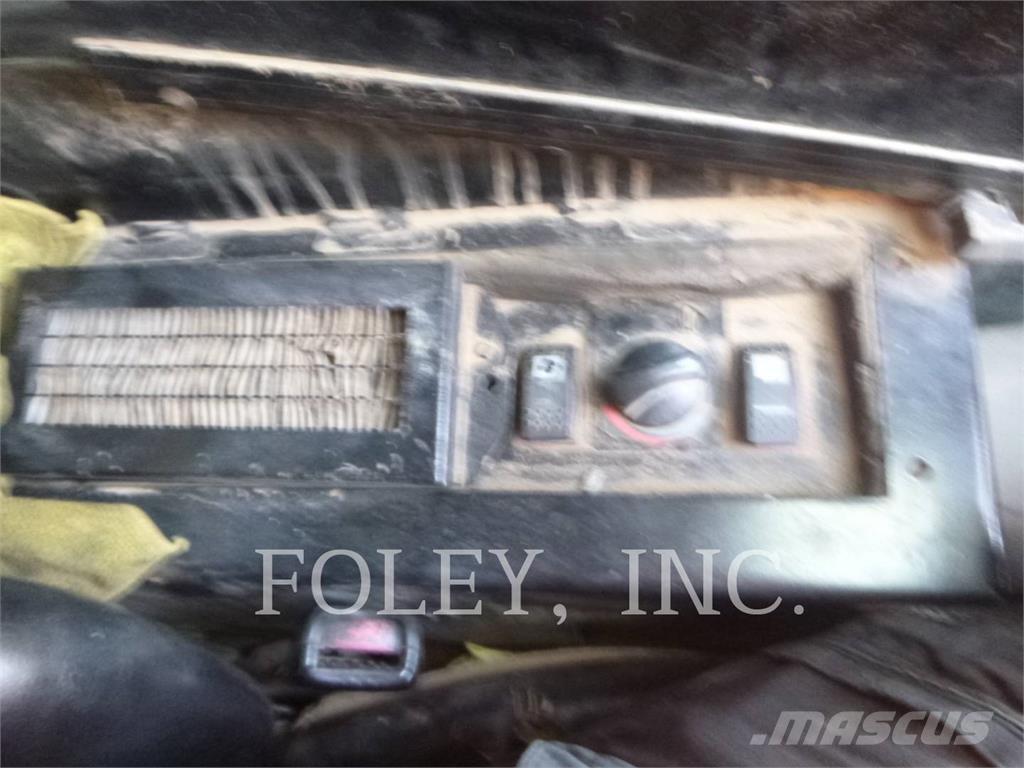 CAT 226B3 Mini Pale Gommate