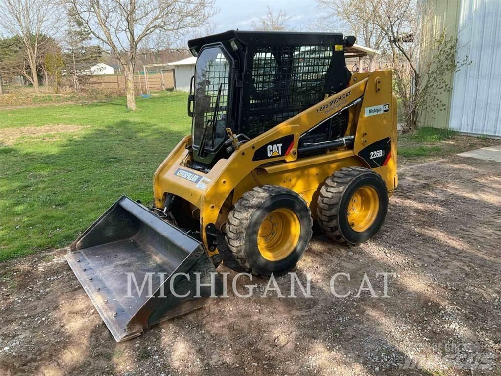 CAT 226B3 C Mini Pale Gommate