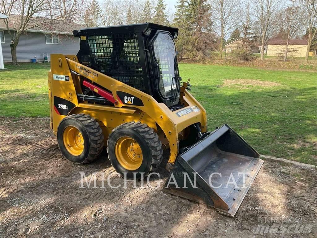 CAT 226B3 C Mini Pale Gommate