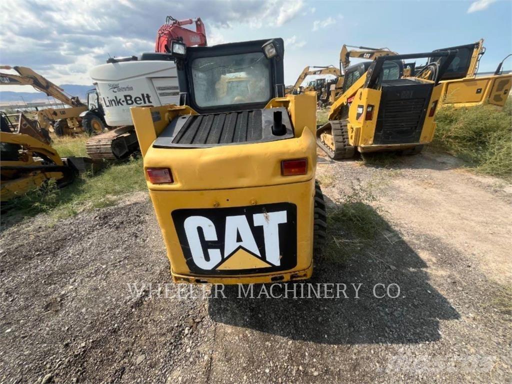 CAT 226B3 C3 Mini Pale Gommate