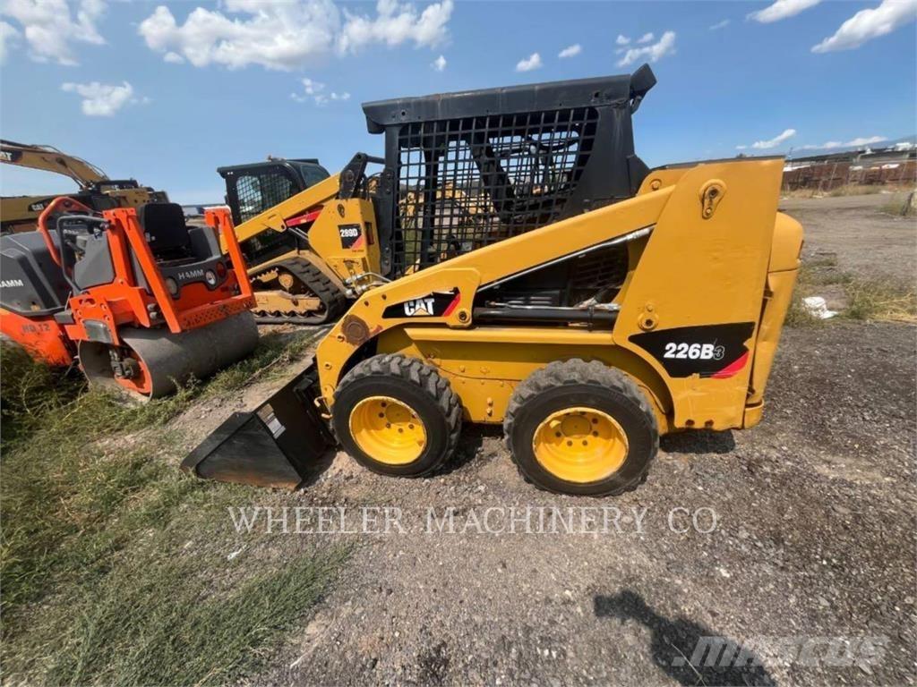CAT 226B3 C3 Mini Pale Gommate