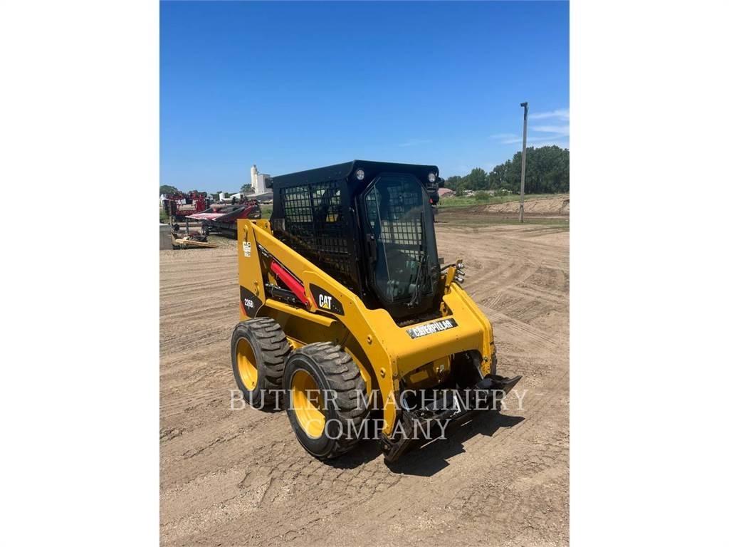 CAT 226B3 C3S2 Mini Pale Gommate