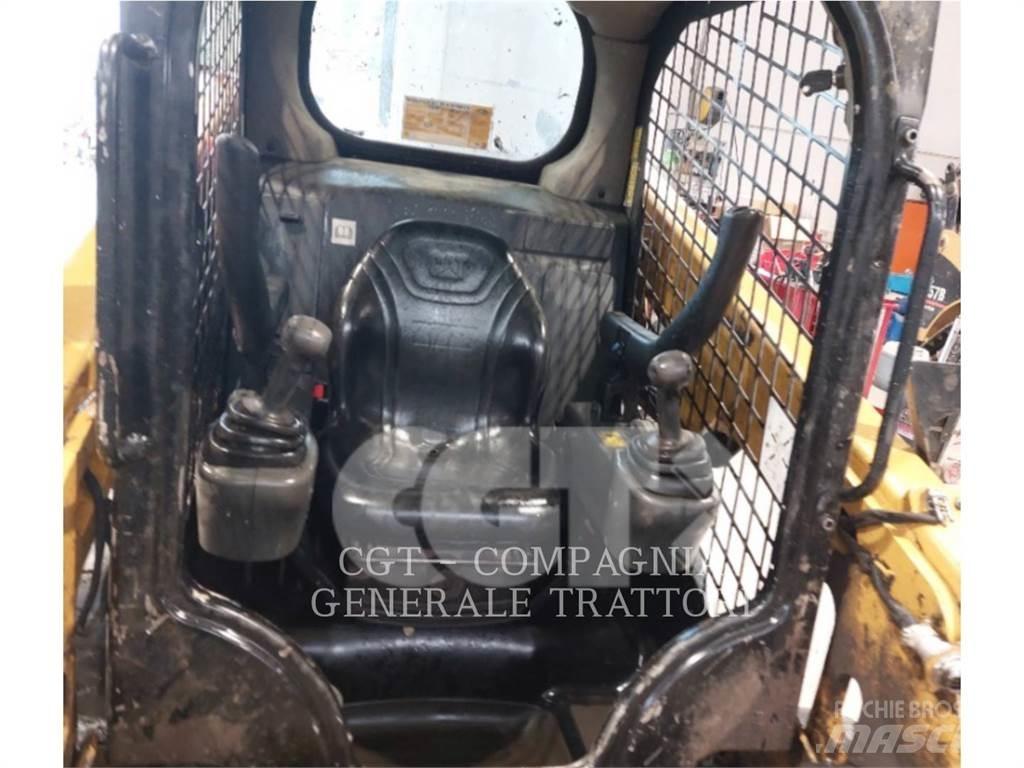 CAT 226D Mini Pale Gommate