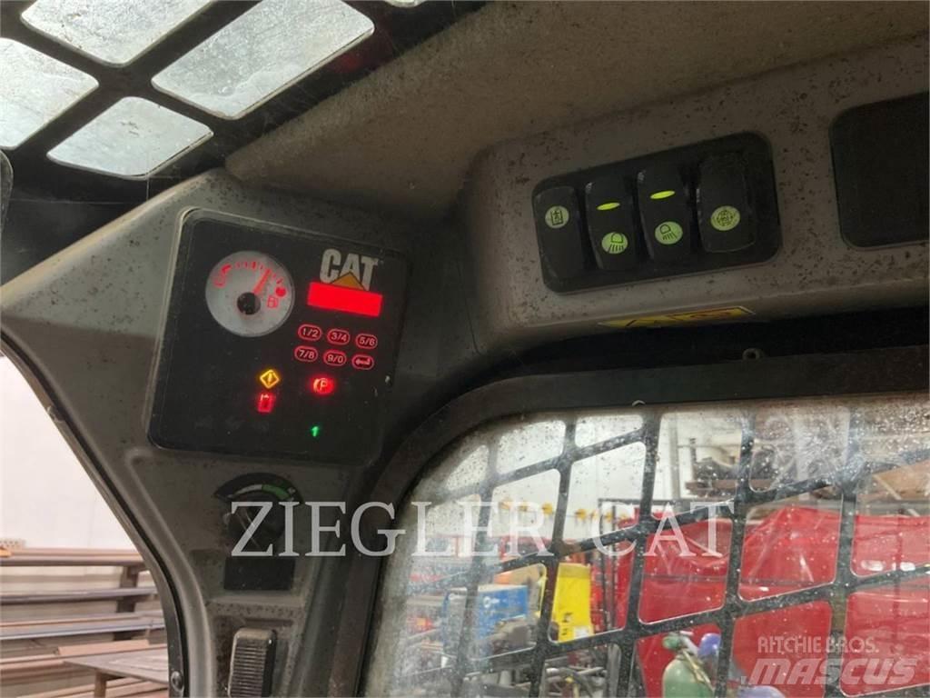 CAT 226D Mini Pale Gommate