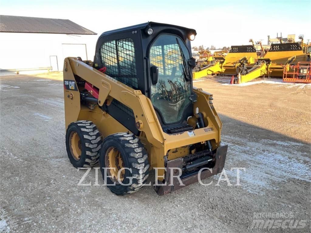CAT 226D Mini Pale Gommate