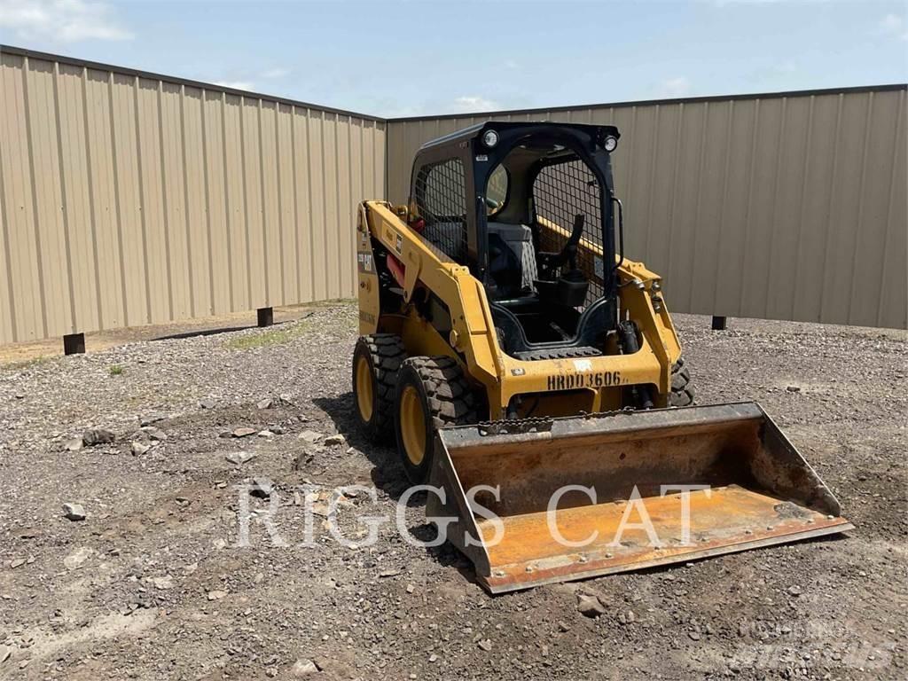 CAT 226D Mini Pale Gommate