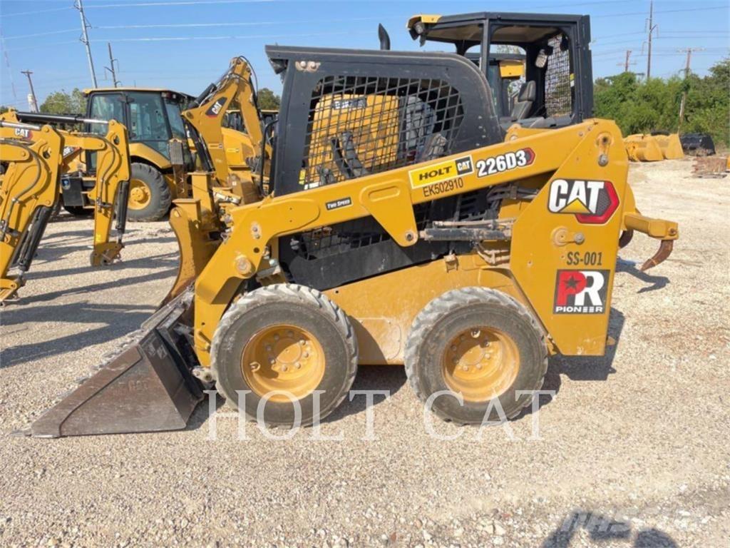 CAT 226D Mini Pale Gommate