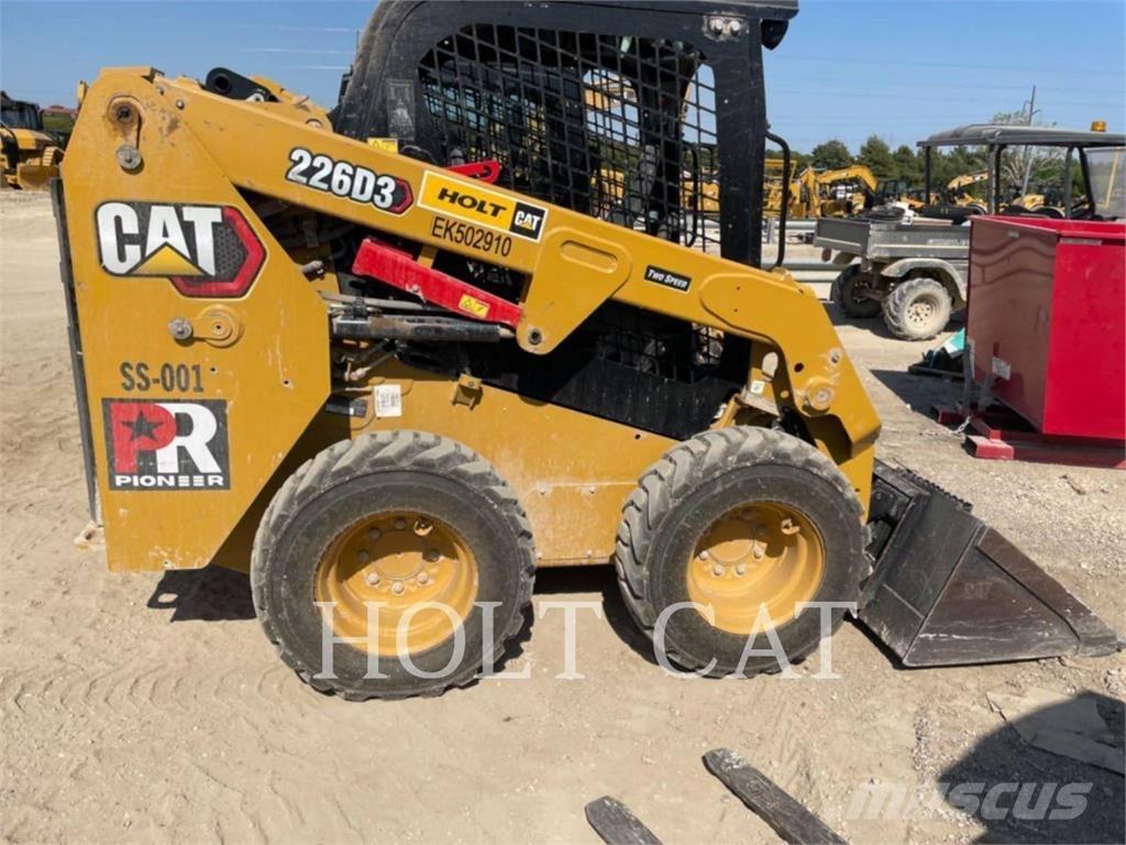CAT 226D Mini Pale Gommate