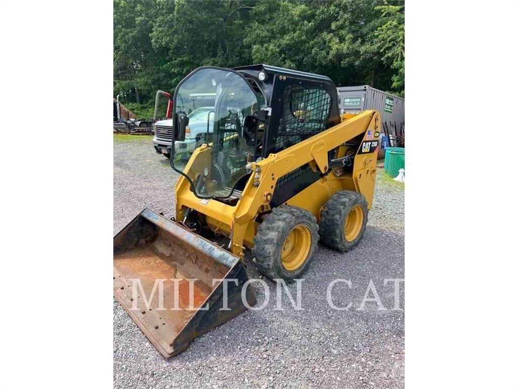 CAT 226D Mini Pale Gommate