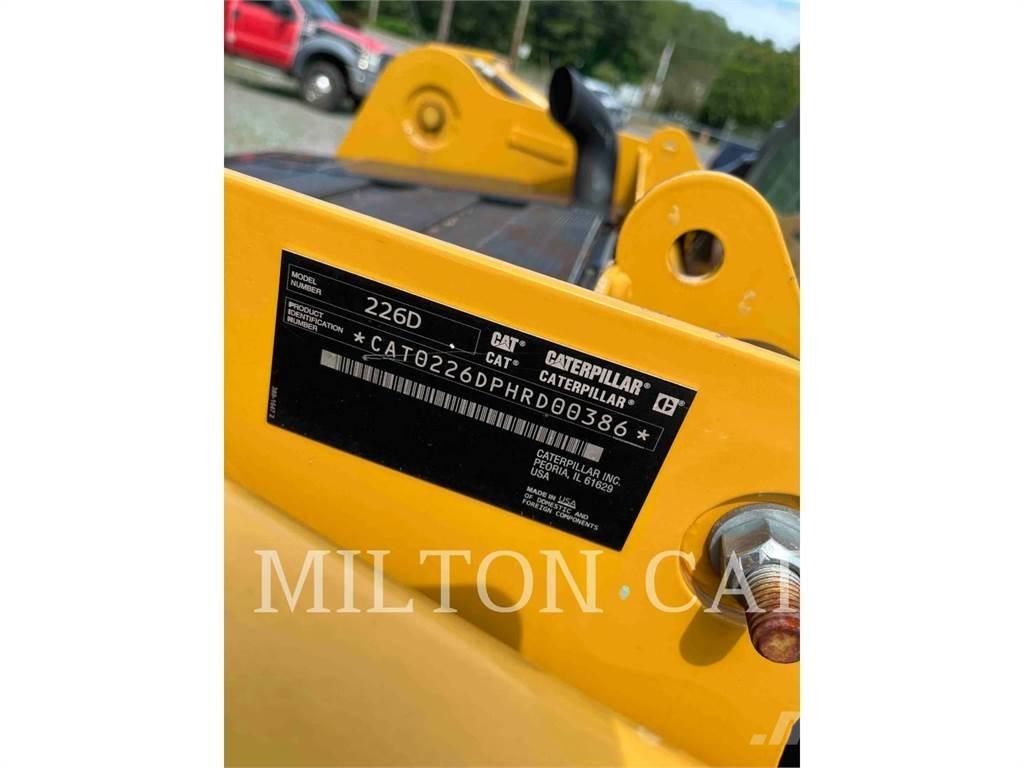 CAT 226D Mini Pale Gommate