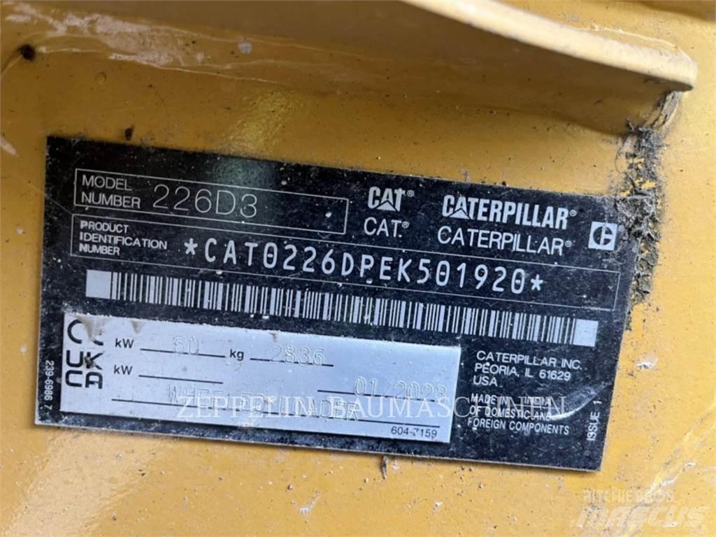 CAT 226D Mini Pale Gommate