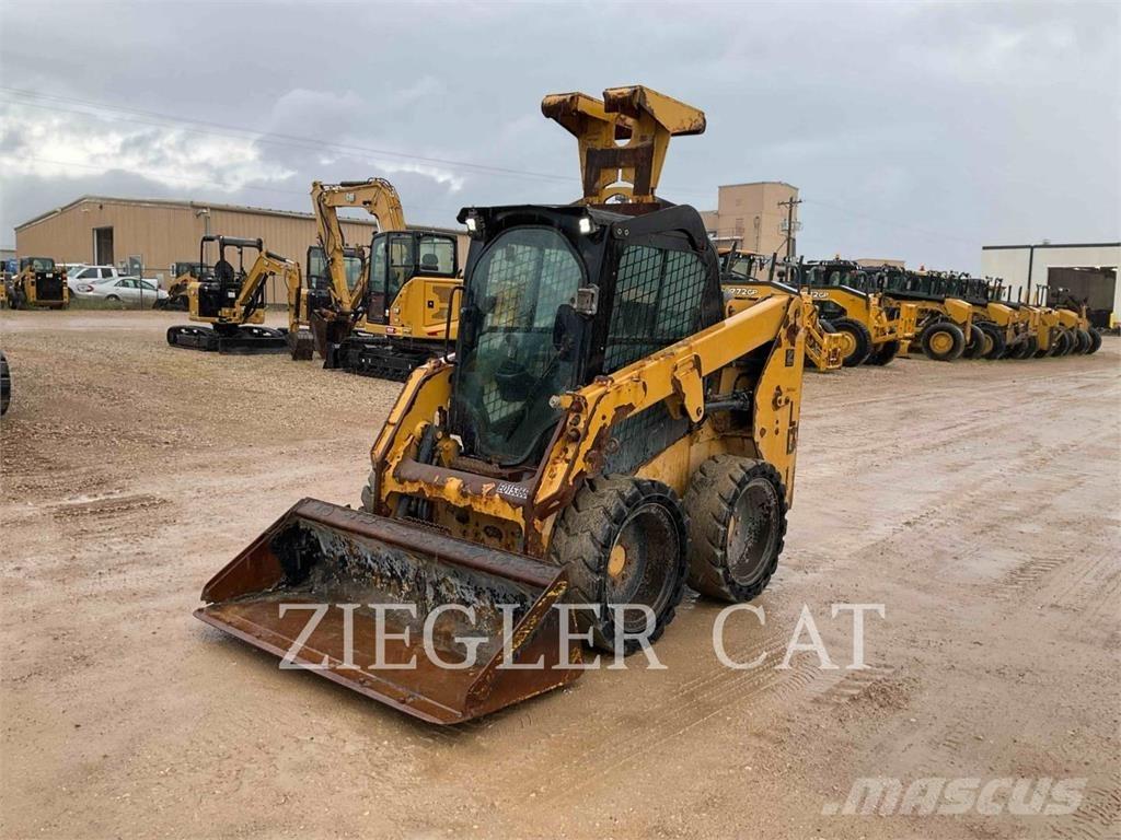 CAT 226D Mini Pale Gommate