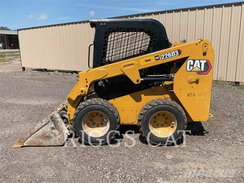 CAT 226D Mini Pale Gommate