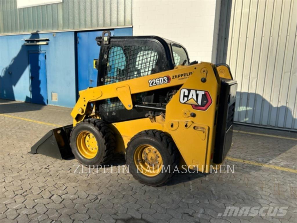 CAT 226D Mini Pale Gommate